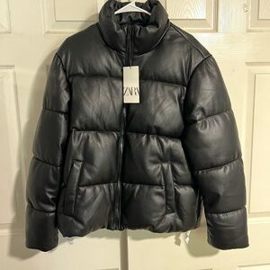Zara Men’s Sleek Black Puffer Coat